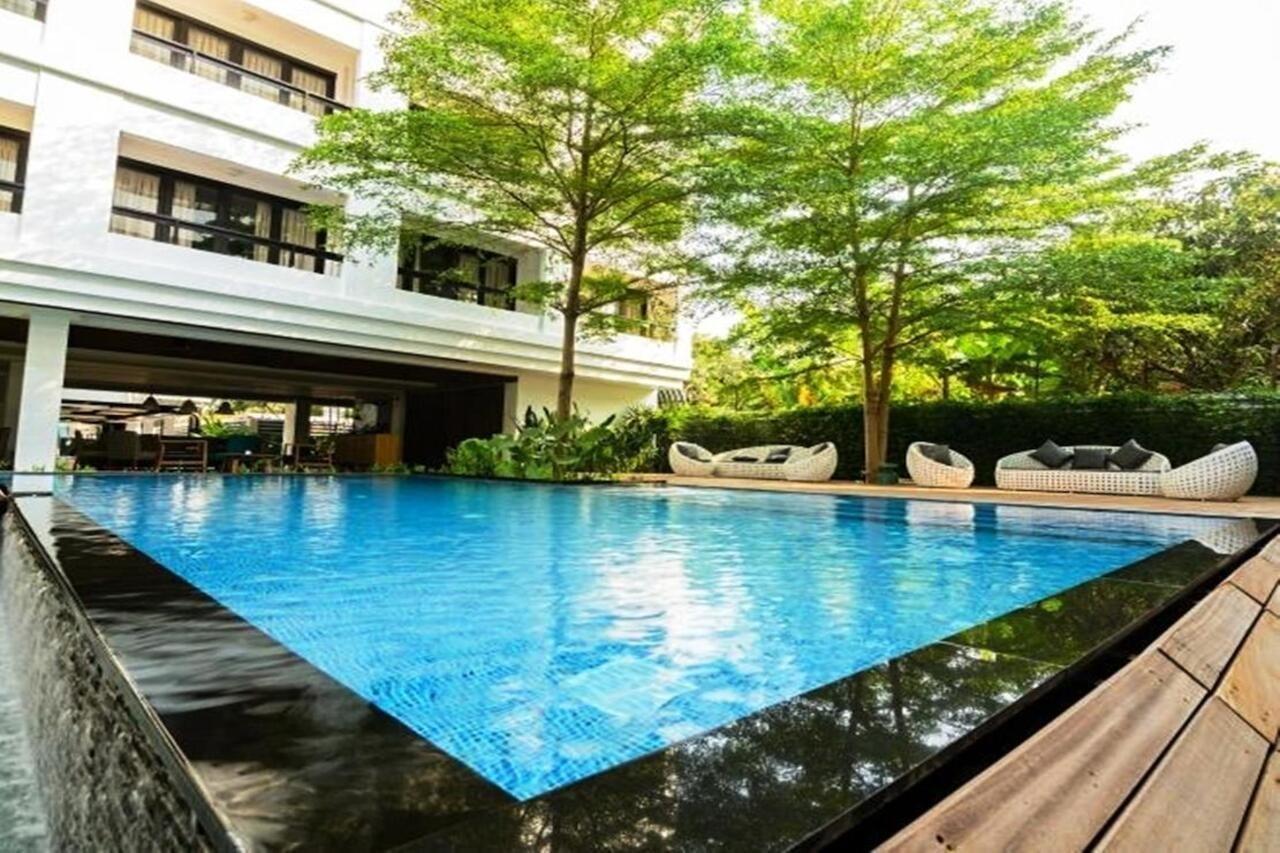 UMA Residence Banguecoque Exterior foto